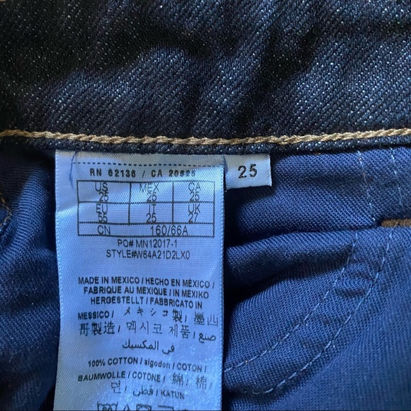 Guess Straight Leg Jeans - Picture 10 of 10